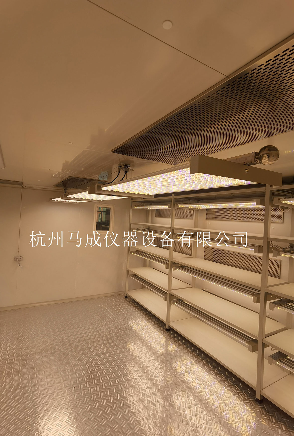 培养架人工气候室内部2