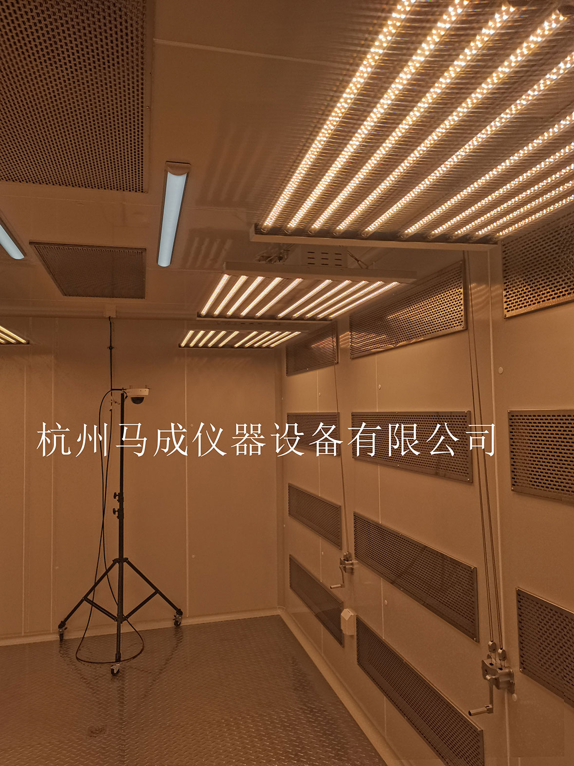 顶置光源人工气候室内部2